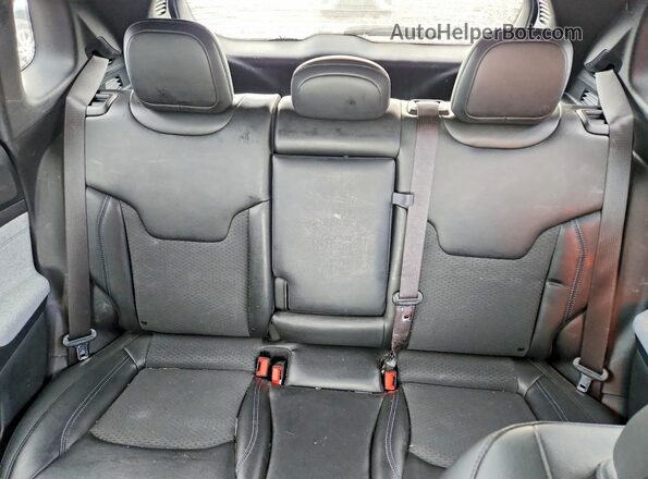 3C4NJDBN8PT544049 2023 JEEP COMPASS White Vista de los asientos traseros