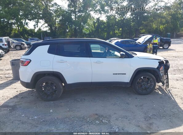3C4NJDBN9PT539829 2023 JEEP COMPASS White Vista interior trasera
