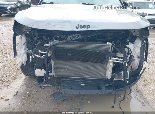 3C4NJDBN9PT563158 2023 JEEP COMPASS Silver Vista frontal