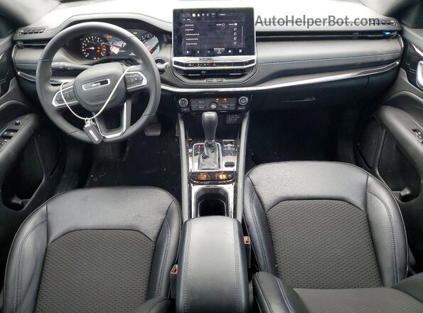 3C4NJDBN9ST517872 2025 JEEP COMPASS Silver Dashboard view