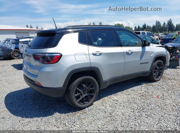 3C4NJDBNXRT156971 2024 JEEP COMPASS Silver Задня права чверть