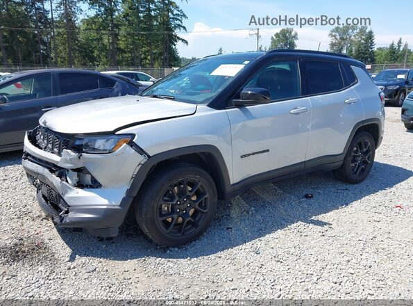 3C4NJDBNXRT156971 2024 JEEP COMPASS Silver Передня ліва чверть