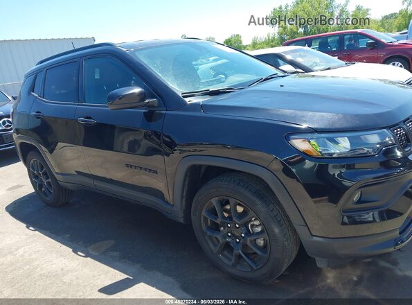 3C4NJDBNXRT583020 2024 JEEP COMPASS Черный Вид задней части салона