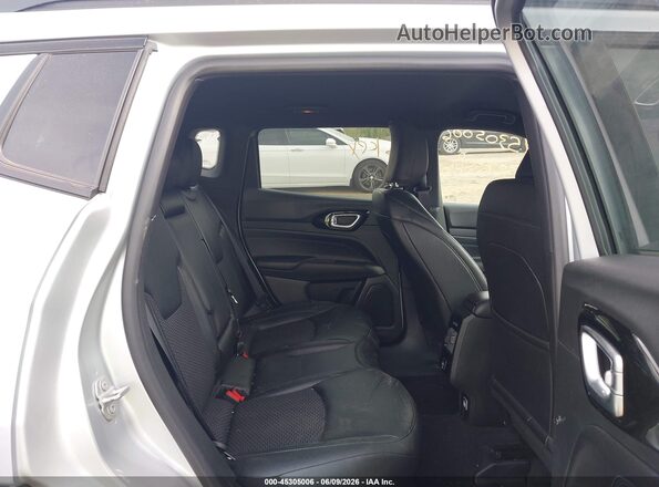 3C4NJDBNXTT163460 2026 JEEP COMPASS Silver VIN კოდის სტიკერის ხედი