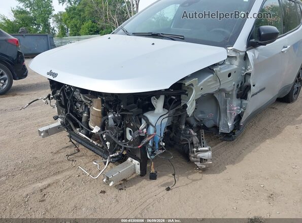 3C4NJDBNXTT163460 2026 JEEP COMPASS Silver წინა ხედი