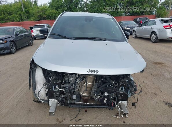 3C4NJDBNXTT163460 2026 JEEP COMPASS Silver ხელსაწყოთა პანელის ხედი
