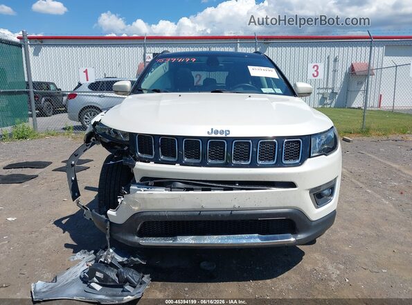 3C4NJDCB0JT238412 2018 JEEP COMPASS Белый Вид щитка приборов