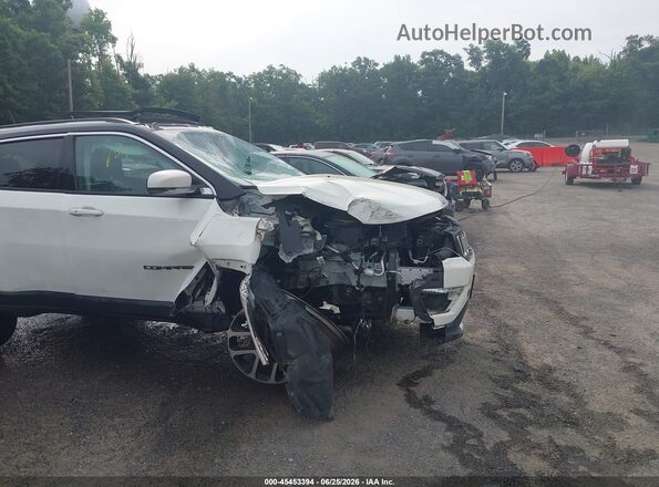 3C4NJDCB0JT245702 2018 JEEP COMPASS White Widok z przodu