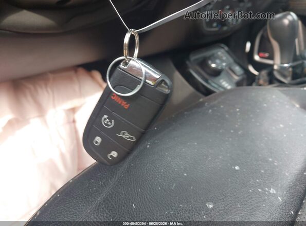 3C4NJDCB0JT245702 2018 JEEP COMPASS White Widok deski rozdzielczej
