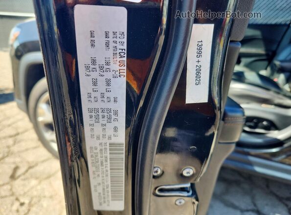 3C4NJDCB0JT332516 2018 JEEP COMPASS Черный 