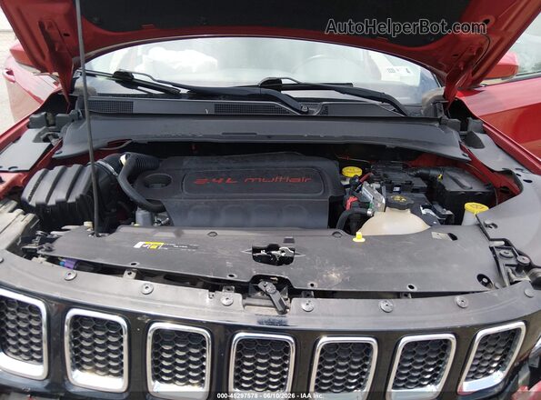 3C4NJDCB0JT354466 2018 JEEP COMPASS Red Widok z tyłu