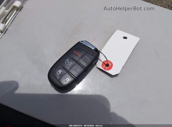 3C4NJDCB0JT354466 2018 JEEP COMPASS Red Widok deski rozdzielczej