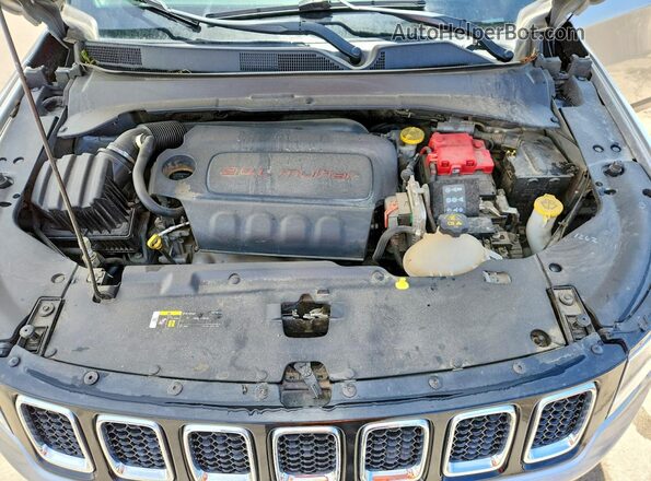 3C4NJDCB0KT854208 2019 JEEP COMPASS Silver ძრავის განყოფილების ხედი