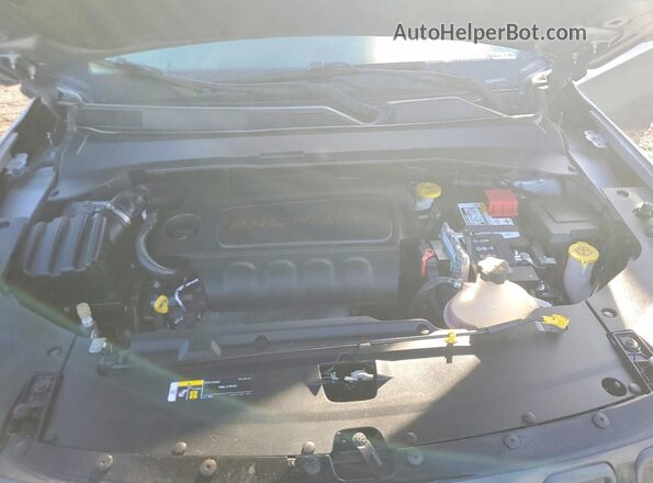 3C4NJDCB0NT235855 2022 JEEP COMPASS Серебряный Вид подкапотного пространства