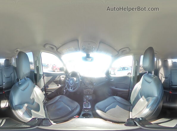 3C4NJDCB1JT175191 2018 JEEP COMPASS White 