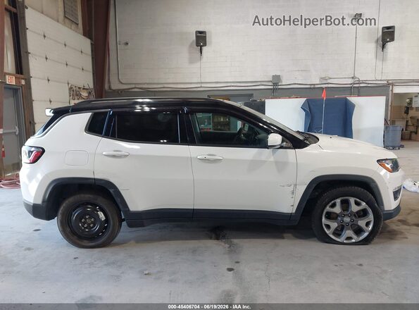 3C4NJDCB1JT209615 2018 JEEP COMPASS White უკანა სალონის ხედი