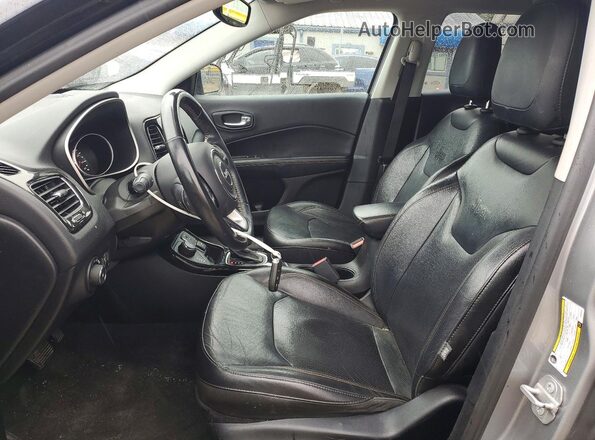 3C4NJDCB1JT265943 2018 JEEP COMPASS Silver Vista interior delantera