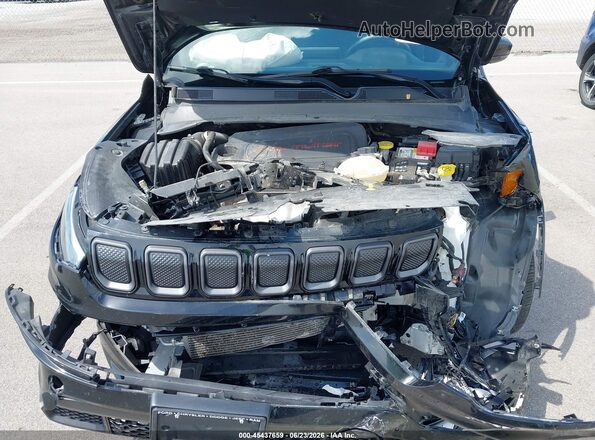 3C4NJDCB1NT164777 2022 JEEP COMPASS Black Widok z tyłu