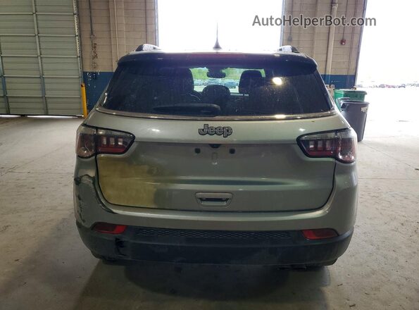 3C4NJDCB1NT227733 2022 JEEP COMPASS Silver Widok z tyłu