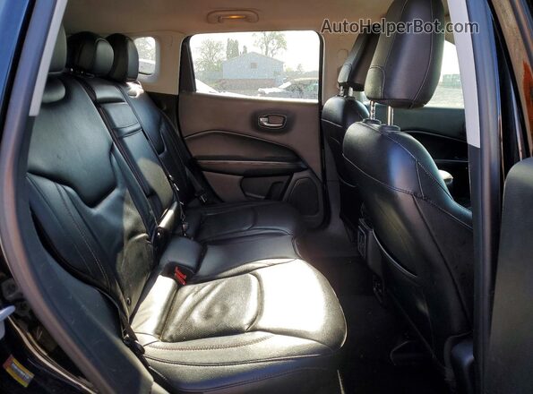 3C4NJDCB2JT332808 2018 JEEP COMPASS Black Rear interior view