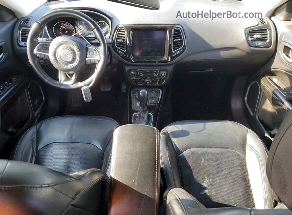 3C4NJDCB2JT332808 2018 JEEP COMPASS Black Dashboard view