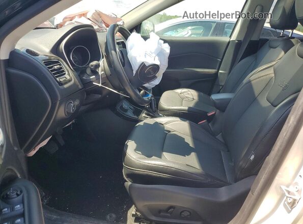3C4NJDCB2JT478870 2018 JEEP COMPASS Белый 
