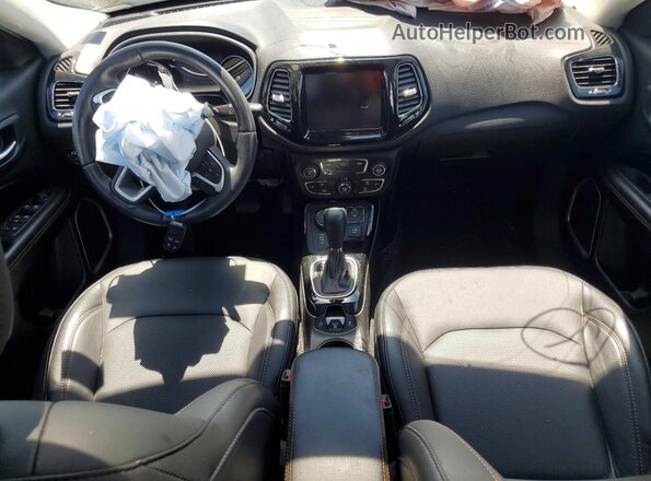3C4NJDCB2JT478870 2018 JEEP COMPASS Белый 