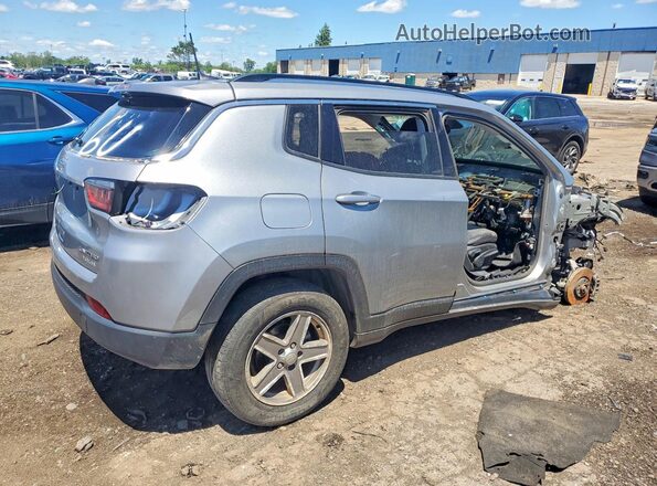 3C4NJDCB2KT854257 2019 JEEP COMPASS Silver Задня права чверть