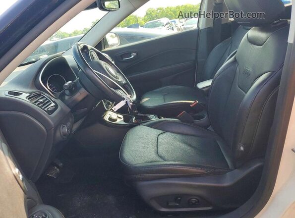 3C4NJDCB2MT554852 2021 JEEP COMPASS Белый Вид салона спереди