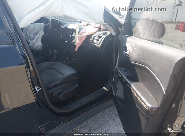 3C4NJDCB3HT632061 2017 JEEP NEW COMPASS Black Front interior view