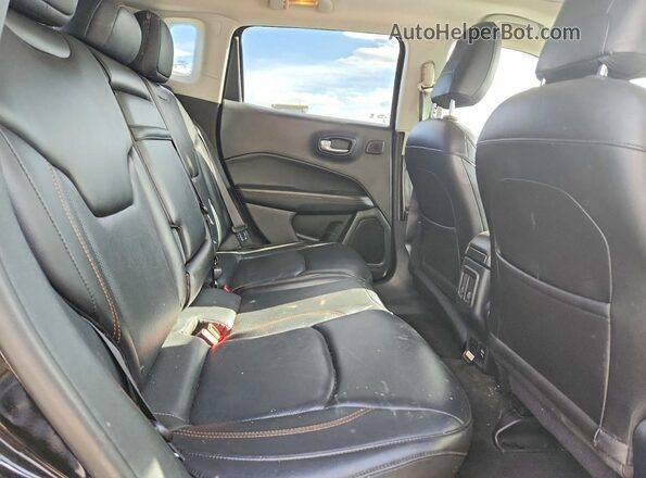 3C4NJDCB3JT246312 2018 JEEP COMPASS Black 