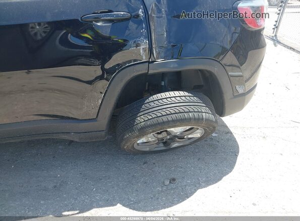 3C4NJDCB3JT401490 2018 JEEP COMPASS Black 