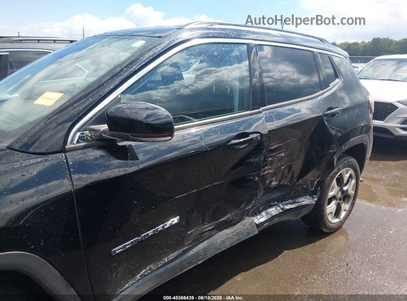 3C4NJDCB3JT470390 2018 JEEP COMPASS Black Front view