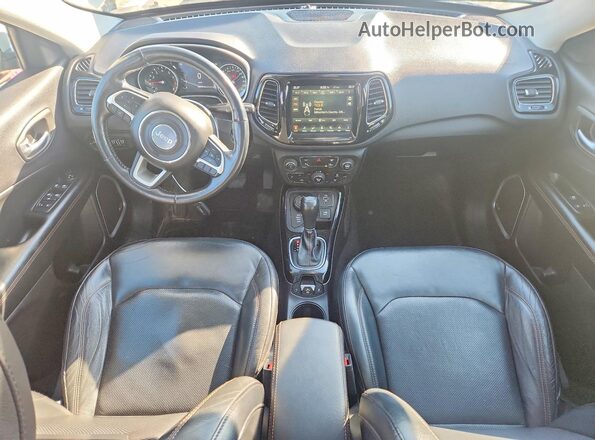 3C4NJDCB4JT117768 2018 JEEP COMPASS White Առջևի վահանակի տեսք