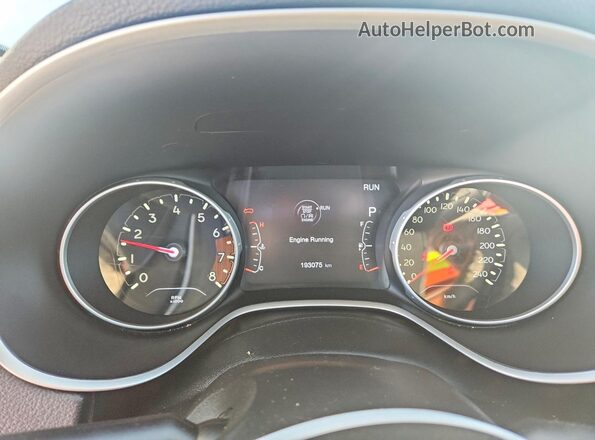 3C4NJDCB4JT117768 2018 JEEP COMPASS White Սարքավորումների վահանակի տեսք