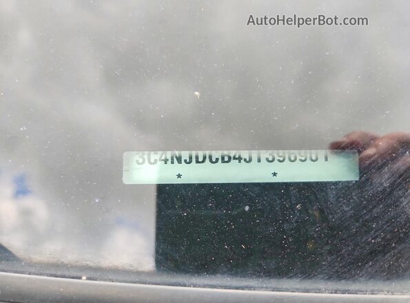 3C4NJDCB4JT396901 2018 JEEP COMPASS Green VIN կոդի պիտակի տեսք