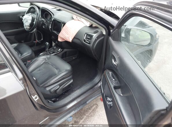 3C4NJDCB4JT442565 2018 JEEP COMPASS Серый Вид салона спереди
