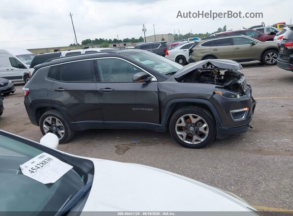 3C4NJDCB4JT442565 2018 JEEP COMPASS Серый Вид задней части салона