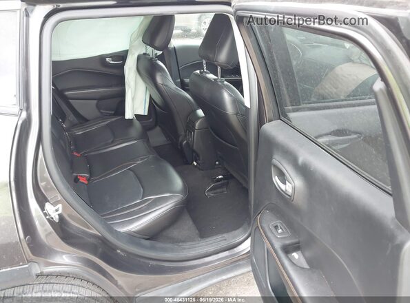 3C4NJDCB4JT442565 2018 JEEP COMPASS Серый Вид наклейки с VIN-кодом
