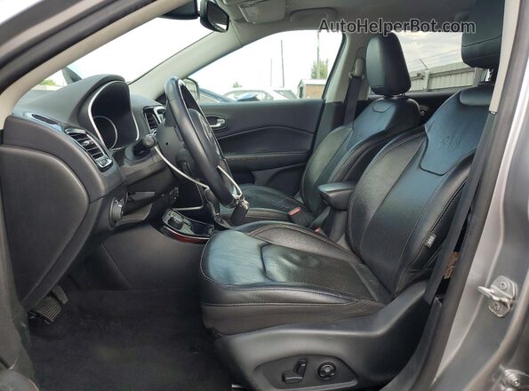 3C4NJDCB4KT791159 2019 JEEP COMPASS Silver Front interior view