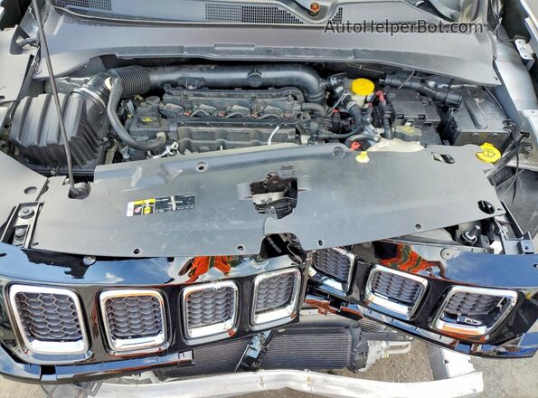 3C4NJDCB4KT791159 2019 JEEP COMPASS Silver Engine compartment view