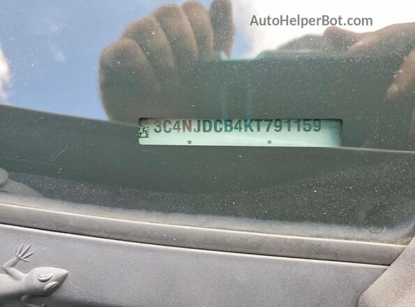 3C4NJDCB4KT791159 2019 JEEP COMPASS Silver VIN sticker view