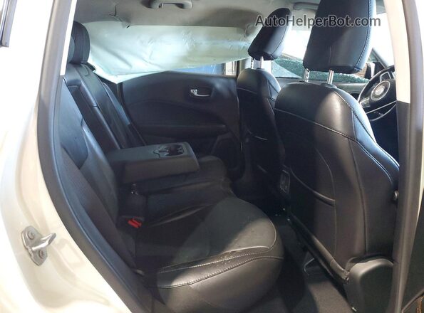 3C4NJDCB4LT101332 2020 JEEP COMPASS White Widok wnętrza z tyłu