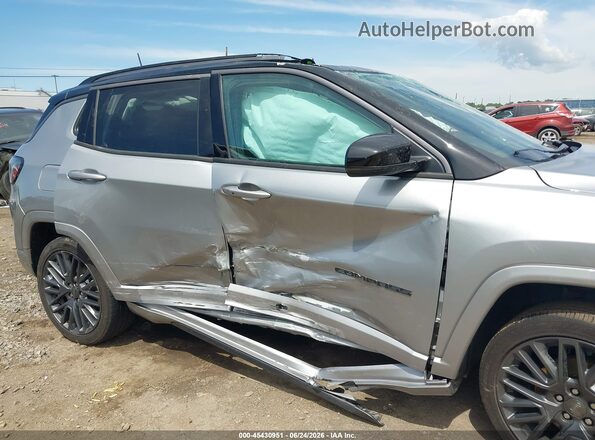 3C4NJDCB4NT183453 2022 JEEP COMPASS Gray Widok z przodu