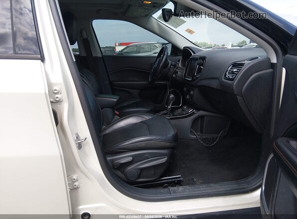 3C4NJDCB5HT639917 2017 JEEP NEW COMPASS White Vista interior delantera