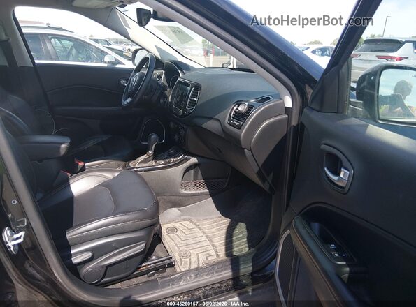 3C4NJDCB5JT231908 2018 JEEP COMPASS Black Widok wnętrza z przodu