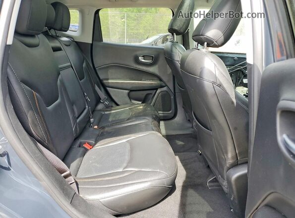3C4NJDCB5JT457107 2018 JEEP COMPASS Gray 