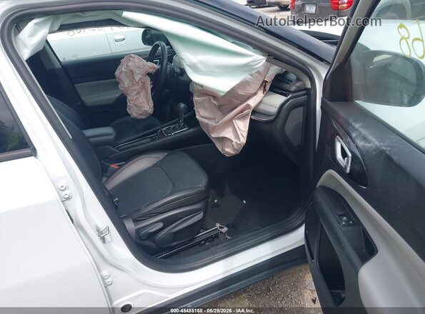3C4NJDCB5NT135007 2022 JEEP COMPASS White Vista interior delantera