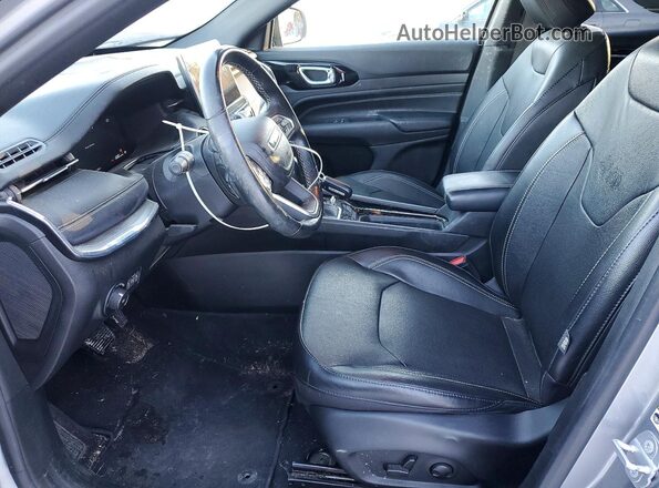 3C4NJDCB5NT228075 2022 JEEP COMPASS Gray Front interior view