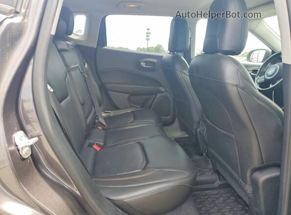 3C4NJDCB6JT210811 2018 JEEP COMPASS Gray Սալոնի հետևի տեսք